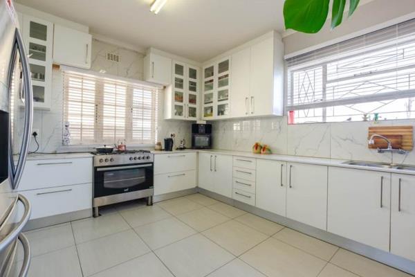 Discover Your Next Modern, stylish and spacious family home

Perfect and spacious situated in a beautiful area in PAROW.  This ...