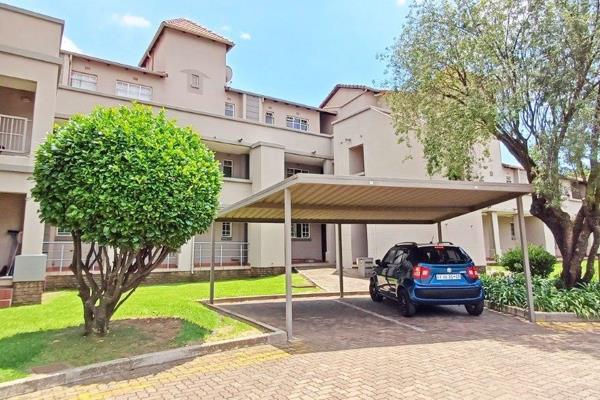 This top floor unit is in a secure complex. Consisting of an open plan design comprising ...