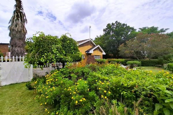 This stunning 3-bedroom home offers everything you need for comfortable family living. The heart of the house is its large kitchen ...