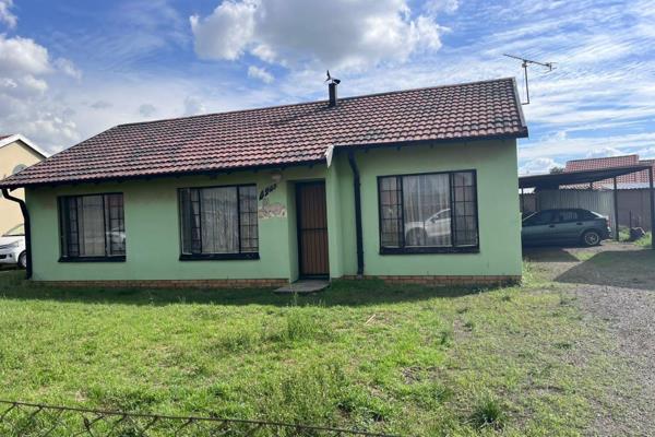 Calling all first time buyers and business oriented investors.

Come and dwell at this  beautiful home in Embalenhle. Walk into an ...