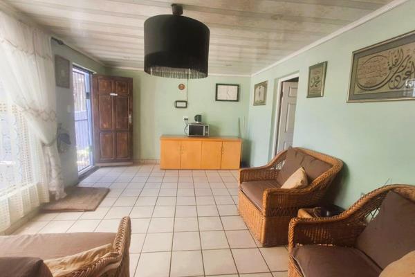 The seller will consider offers from R350 000. 
All offers are subject to nigotiation including the final offer. 

Cozy Two-Bedroom ...