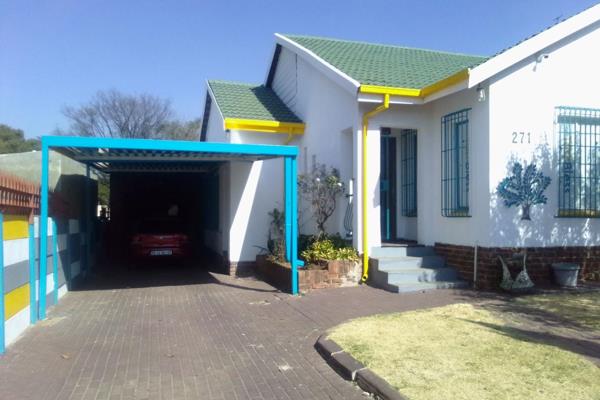 This Investment property offers:
Three (3) cottages with an expected rental income of +/- R4500 each, prepaid electricity.
Four (4) ...