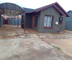 House for sale in Protea Glen