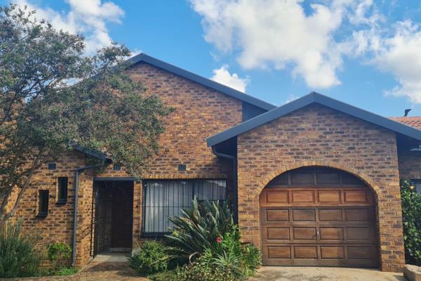 This immaculate 5-bedroom home in the sought-after Reiger Park offers the perfect blend of space, style, and convenience.
Five ...