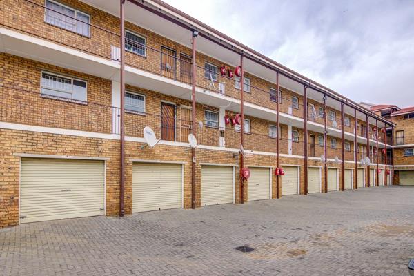 Neat Klinker brick complex situated walking distance to all amenities, shopping centres ...