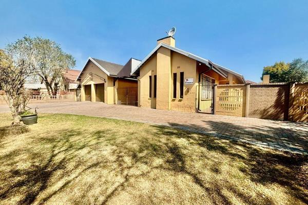 Stunning 4-bedroom, 2-bathroom house featuring a stunning chef-inspired kitchen, ideal for culinary enthusiasts and family gatherings. ...