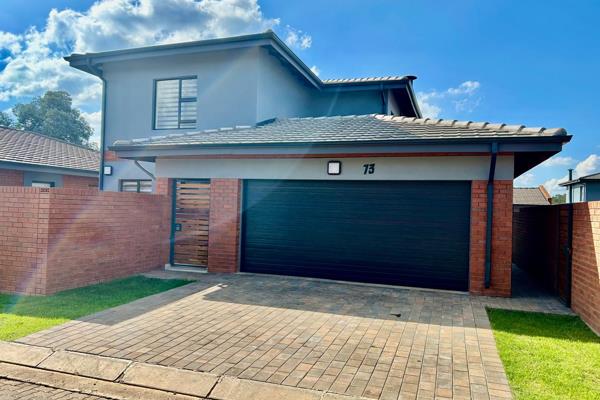 This stunning 4-bedroom double storey cluster is situated in the sought-after Parkview estate . Offering 24/7 security and a spacious ...