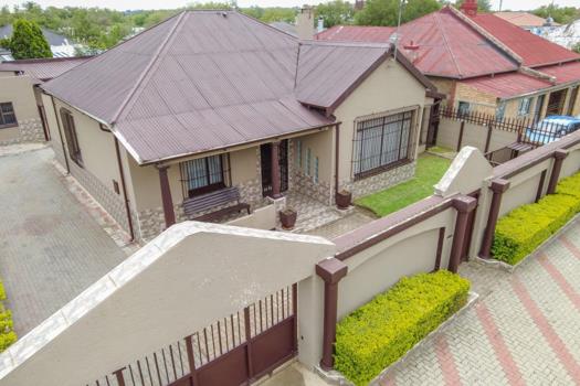 3 Bedroom House for sale in Benoni Central