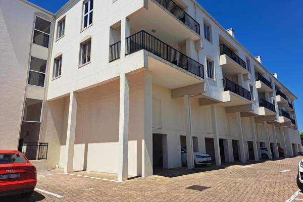 On offer is a 113sqm 1st floor apartment in the sought after area, Edgemead.

The ...