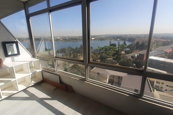 Absolutely Stunning Apartment For Sale @ only R650 000

This apartment has a Stunning view over the Jozi Skyline &amp; Germiston Lake ...