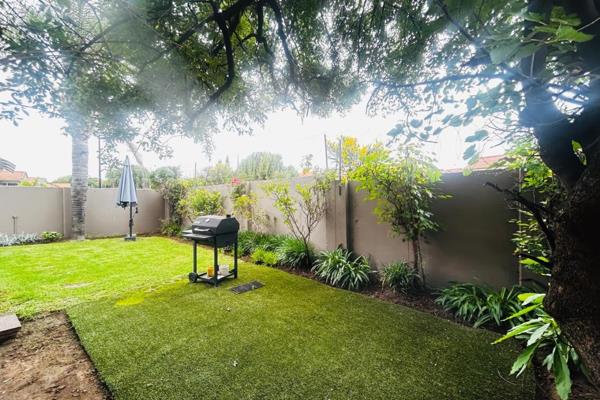 2 beds 2,5 baths family home is a secure and well taken care of complex in Halfway Gardens. 

This stunning and well kept home offers: ...