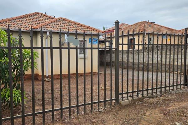 3 Bedrooms
2 Bathrooms
Living area
Kitchen
Carport, walled and secured gates. 
This ...