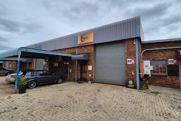 This 238m2 B-grade mini warehouse, situated in The Tannery on Derdepoort Road ...