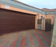 House for sale in Roodekop