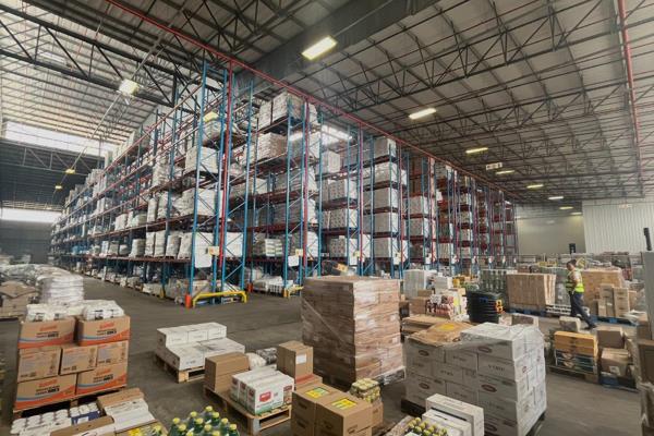 Available from 31 March 2025, this exceptional logistics facility offers a total area of 7,391 m&#178;, comprising a 6,559 m&#178; ...