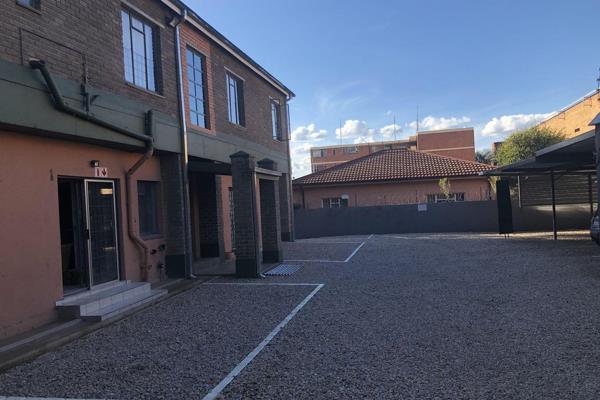 Lovely two bedroom unit with built in lockable storage and massive lounge in this secure ...