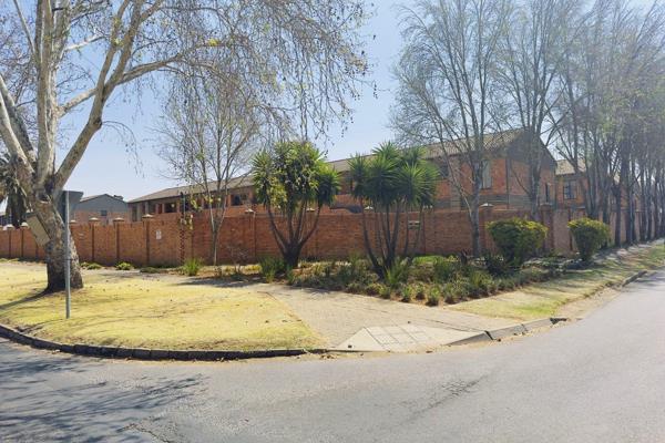 Very Neat and Secure Modern 2 Bedroom 2 Bathroom Unit for sale in the Heart of Ravenswood Boksburg ! 

All Offers Welcome! 

This ...