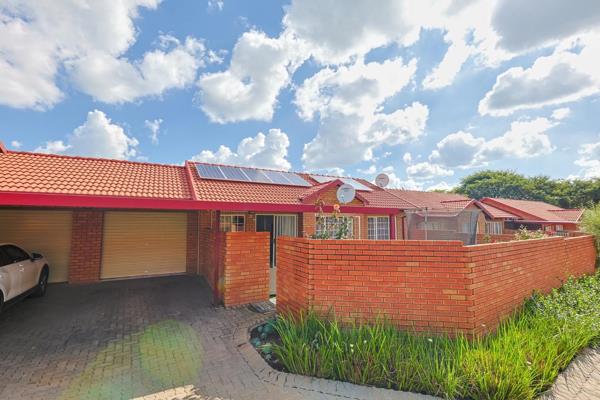 Welcome home!
This gorgeous 2-bedroom, 1-bathroom face brick townhouse offers a perfect blend of charm, modern convenience, and ...