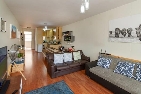 North facing apartment with an amazing charm, immaculately renovated!

If convenience matters then vibey Illovo is calling! Centrally ...