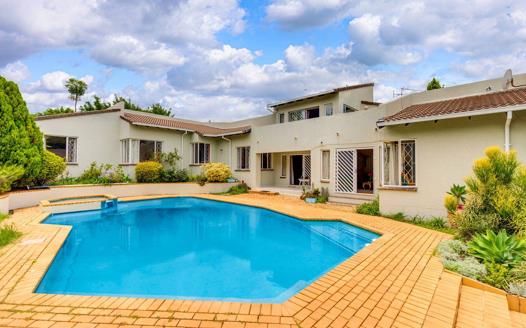 4 Bedroom House for sale in Douglasdale