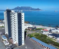 Apartment / Flat for sale in Bloubergstrand