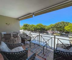 Apartment / Flat for sale in Hout Bay Central