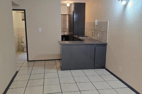 Florida Roodepoort Flat to Rent Property situated in Florida, Roodepoort.
Next to ...