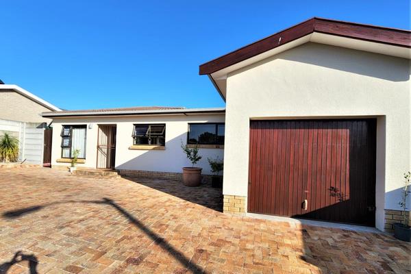 Own title house in the quiet Monte Rosa Street, the heart of Protea Heights
This is a ...