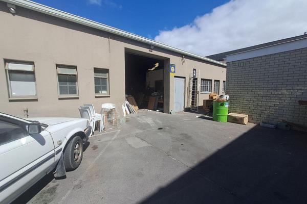 185 Sqm Industrial Unit with Offices and Mezzanine in Beaconvale | Unit 3

Available 1st February 2025

This 185 Sqm industrial unit is ...