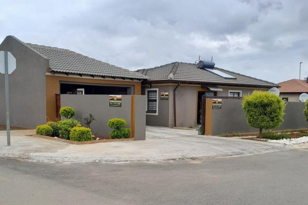 Experience the serenity of this immaculate gated community 3 bedroom house with a double garage situated in a secured area.   The area ...