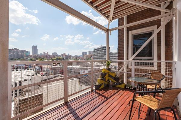 Welcome to the  Artison Lofts in the heart of Johannesburg
Artistic and Fabolous unit is available 1 February 2025
This studio unit is ...