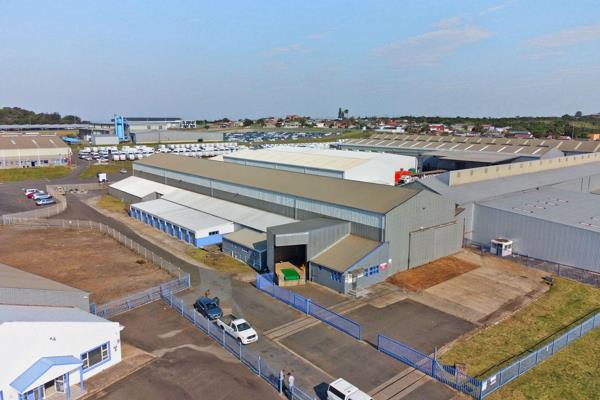 This spacious warehouse is well-suited for a variety of uses. It features a large roller shutter door, ensuring easy truck access and ...