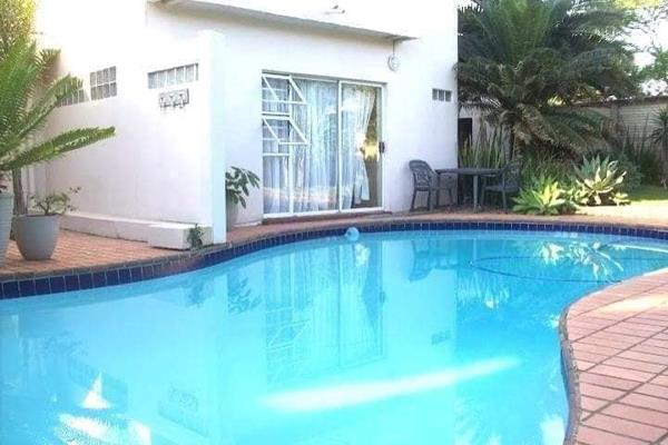 A small fully furnished beach cottage available at our Guest House 

R7000 per month.
Details:
Fully Furnished 
Includes an ...