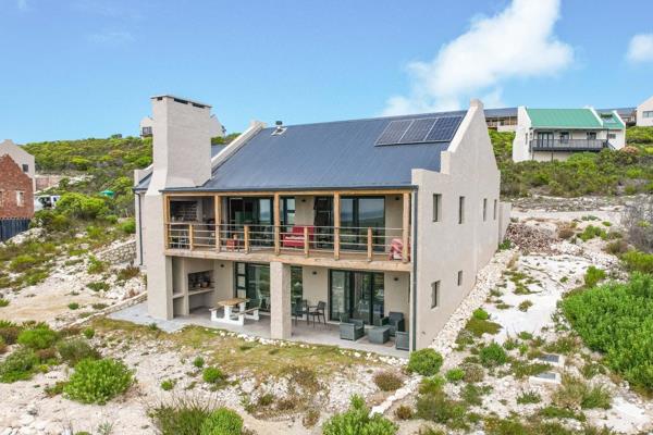 Exclusive mandate: Superbly situated on the front row of the Agulhas Nature Reserve this ...