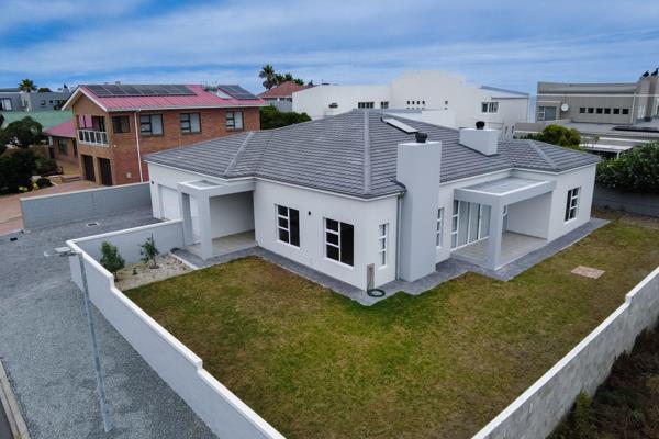 Charming Coastal Retreat in Yzerfontein  

Discover your dream home in the heart of ...