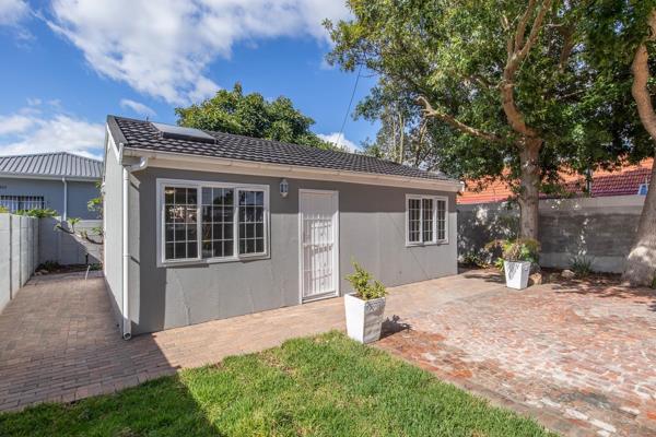 OPEN HOUR SATURDAY 12H00-13H00
This stunning newly renovated compact and cosy 2 bed cottage offers a great opportunity for you to secure an affordable home in this sought after area. It is set on a 287m2 stand with access via ...