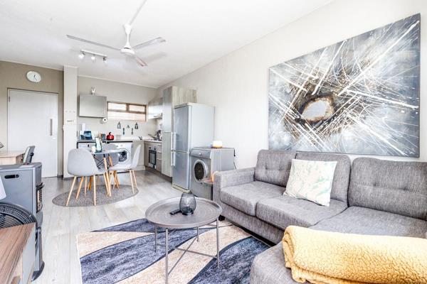 This fully furnished 1-bedroom, 1-bathroom apartment in Broadacres presents a rare and lucrative investment opportunity for savvy ...