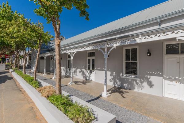 Experience the charm of Paarl living with this newly-built, luxury 2-bedroom apartment.

Nestled in the heart of Southern Paarl, this ...