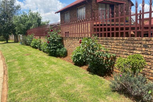 Garden cottage to rent only 5 minutes from Carnival Mall with 24 hour security.

Offering 1 bedroom with built in cupboards ...