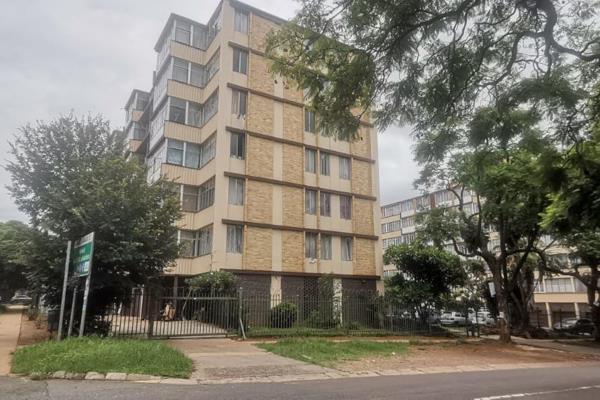 Discover this charming, well-kept flat in a prime location, close to key amenities like the museum, Union Buildings, and Loftus ...