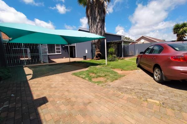 This property features 
Main House:
3 spacious bedrooms
Comfortable lounge &amp; expansive entertainment room
Dining area &amp; ...