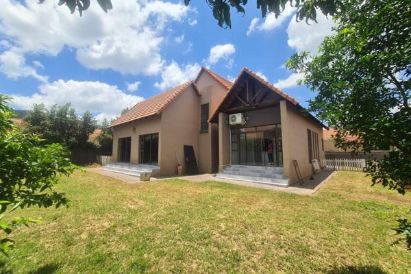 3 Bedroom, 3 Bathroom Charming Family Home – Located in the very popular Leloko Lifestyle &amp; Eco-friendly Estate!

Looking to move ...