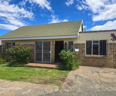 House for sale in Roylglen Gardens