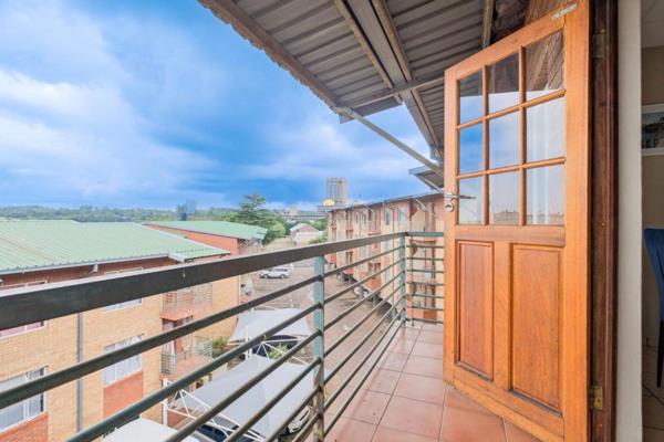 This apartment is in a highly sought-after complex called Laborie Village, which is very close to universities and other important ...