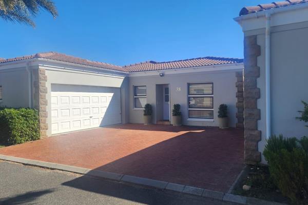 This 3 bedroom house is situated in the heart of Somerset West.  

Offering 3 bedrooms, 2 bathroom, open plan lounge and dining area ...