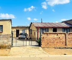 House for sale in Pimville Zone 6