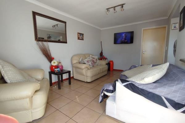 Charming Family Home in Bonnie Brae, Kraaifontein.

Welcome to the enchanting suburb of Bonnie Brae, Kraaifontein, where your ideal ...