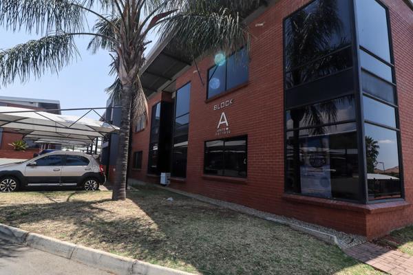 This exceptional well located and safe office space measuring at 148sqm is along Hendrik Potgieter Road, offers you the perfect ...