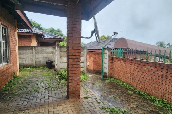 Sonheuwel, Quite Close Complex 
2 Bedroom cottage-style home 
1 Bathroom 
Kitchen and lounge - Open plan 
Safe parking 
The ...