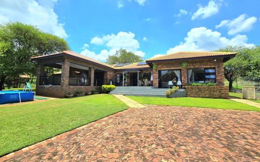 4 Bedroom House for sale in Pebble Rock Golf Village